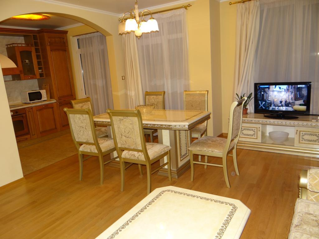 Luxury Versailles Apartments Center Opera Бургас Экстерьер фото