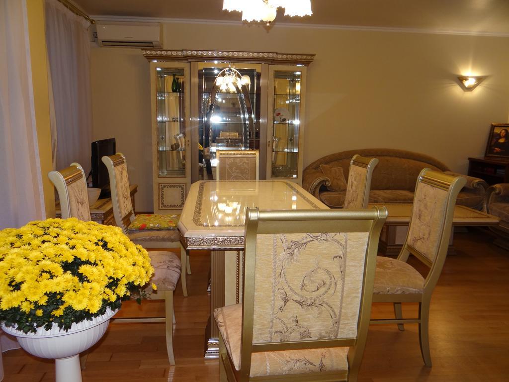 Luxury Versailles Apartments Center Opera Бургас Номер фото